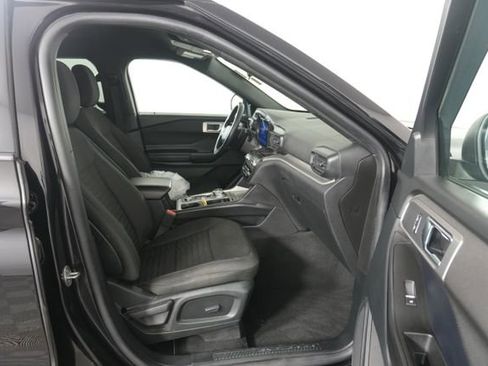 Used 2020 Ford Explorer XLT AWD/4WD image 28