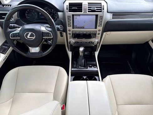 Used 2020 Lexus GX 460 Premium w/ Premium Package AWD/4WD image 11