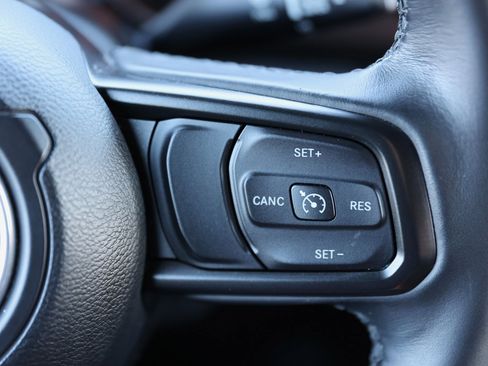 Used 2022 Jeep Wrangler Unlimited Sport image 37