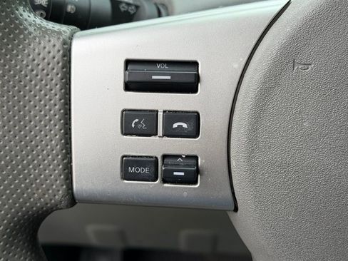 Used 2020 Nissan Frontier SV image 11