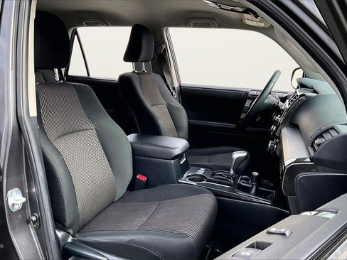 Used 2022 Toyota 4Runner TRD Off-Road image 22