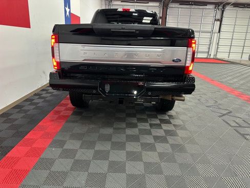 Used 2019 Ford F250 Platinum w/ FX4 Off-Road Package AWD/4WD image 30