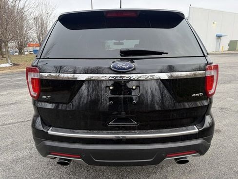 Used 2018 Ford Explorer XLT w/ Equipment Group 202A image 6