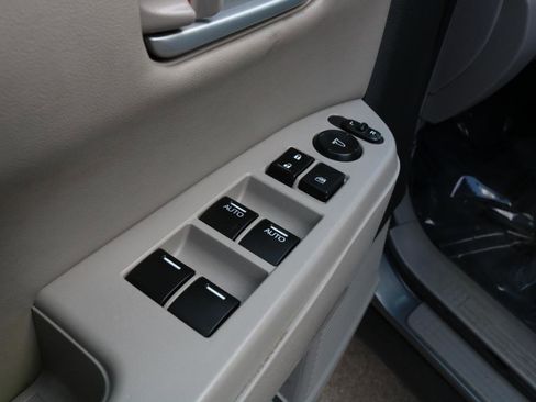 Used 2011 Honda Pilot EX-L image 17