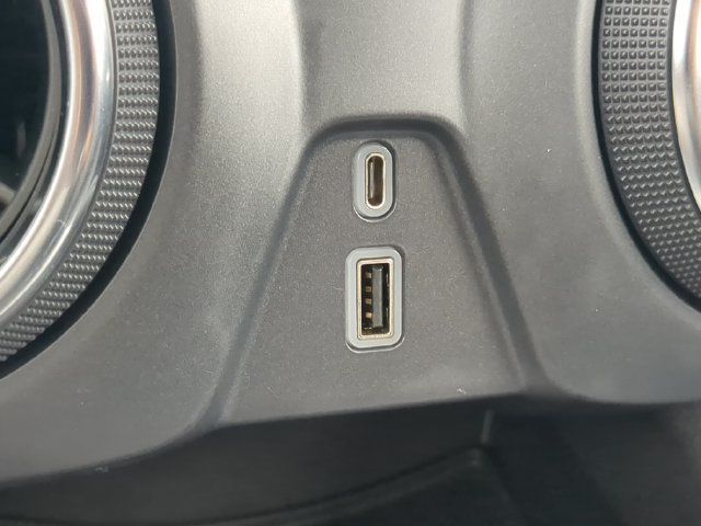 Used 2022 Chevrolet Blazer Premier FWD image 27