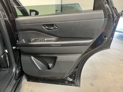 Used 2024 Nissan Pathfinder SV FWD image 16