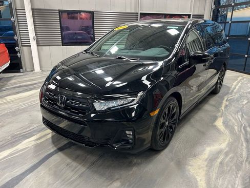 Used 2025 Honda Odyssey Sport-L image 4