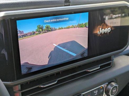 New 2025 Jeep Gladiator Sport image 13