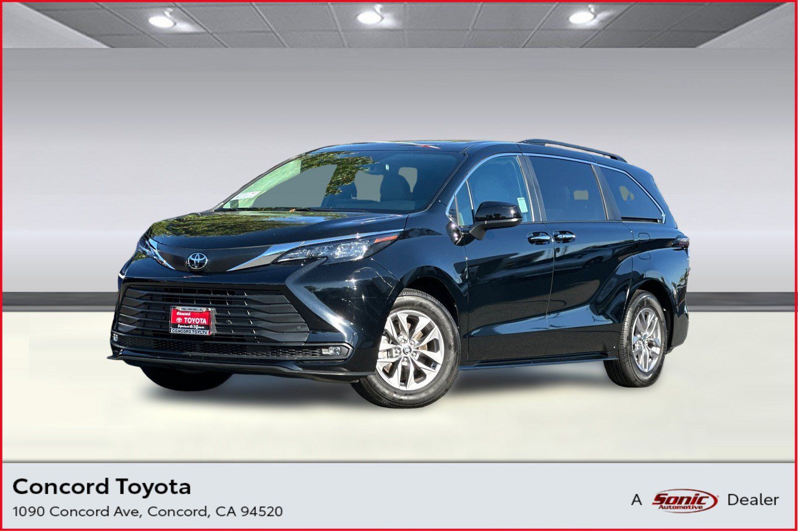 Used 2026 Toyota Sienna XLE FWD image 1