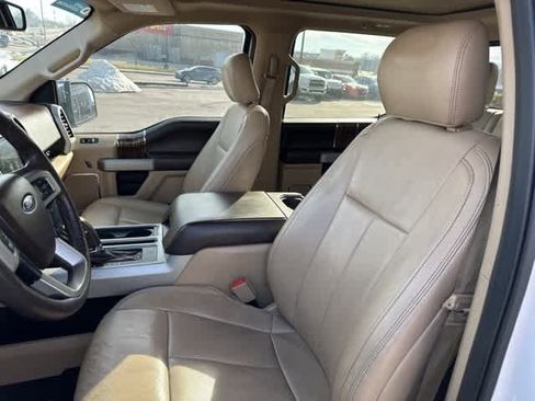 Used 2018 Ford F150 Lariat w/ Equipment Group 502A Luxury image 4