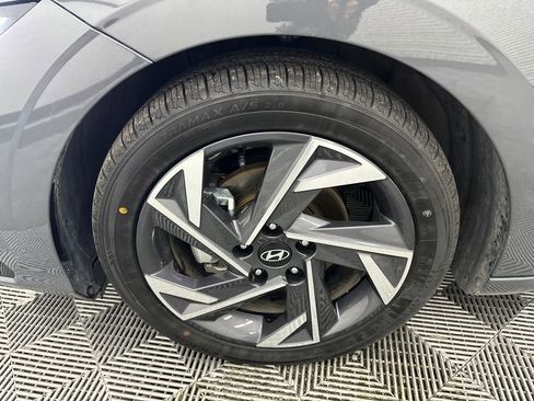 Used 2025 Hyundai Elantra SEL FWD image 11