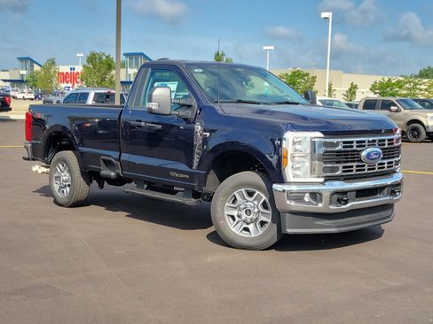 New 2025 Ford F250 XLT w/ F-250 >10K GVWR Package image 31