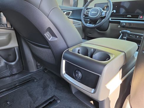 New 2026 Kia Carnival FWD image 17