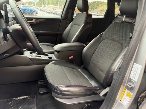 Used 2023 Ford Escape ST-Line w/ Tech Pack #1 AWD/4WD image 13
