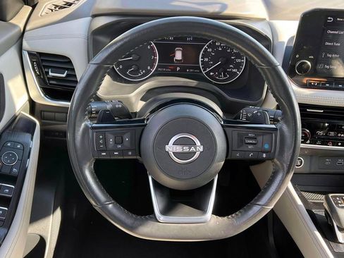 Used 2023 Nissan Rogue SL w/ SL Premium Package image 14