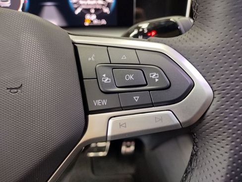 New 2025 Volkswagen Tiguan SE R-Line image 31