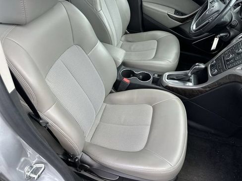 Used 2013 Buick Verano Convenience FWD image 27
