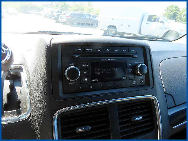 Used 2015 Dodge Grand Caravan SE FWD image 17