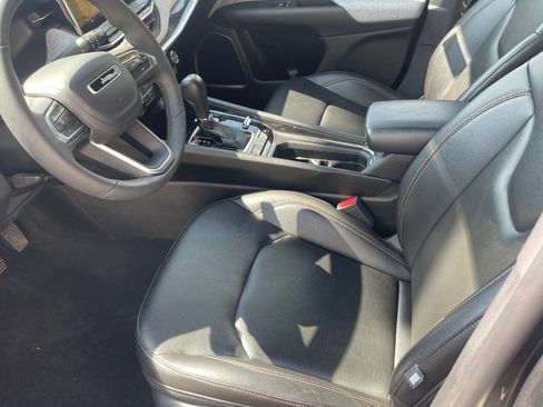Used 2024 Jeep Compass Latitude AWD/4WD image 10