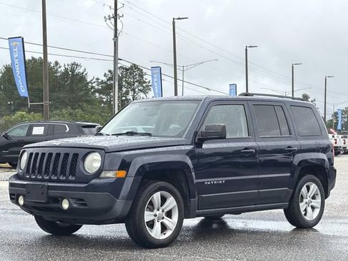 Used 2014 Jeep Patriot Latitude FWD image 10