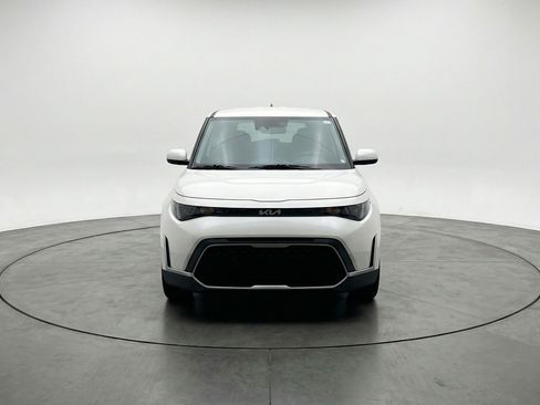 Used 2025 Kia Soul LX w/ LX Technology Package FWD image 2