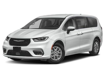 Used 2023 Chrysler Pacifica Limited w/ S Appearance Package