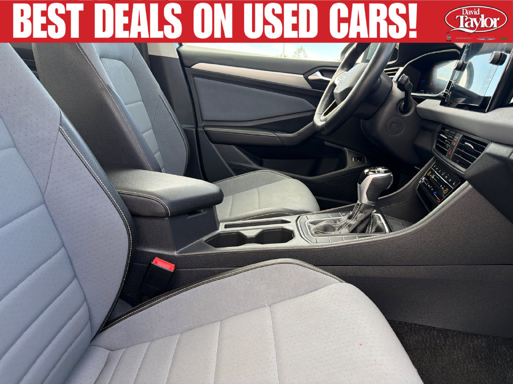 Used 2025 Volkswagen Jetta SE FWD image 26