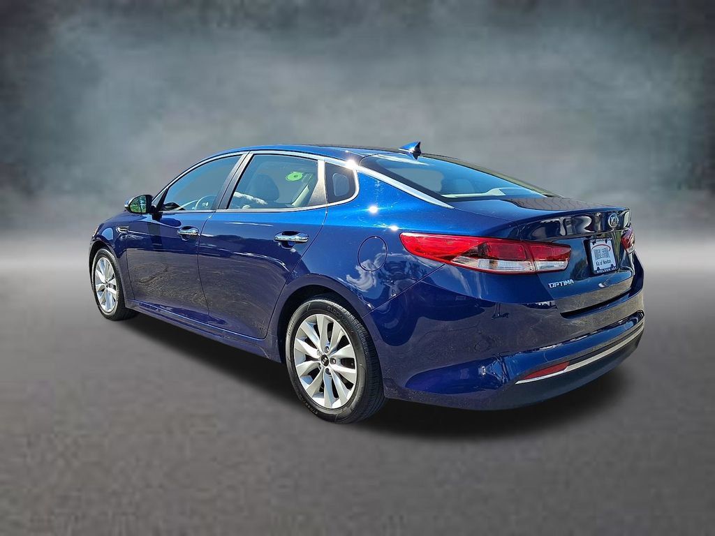 Used 2018 Kia Optima LX w/ 17" Alloy Wheels Package FWD image 8