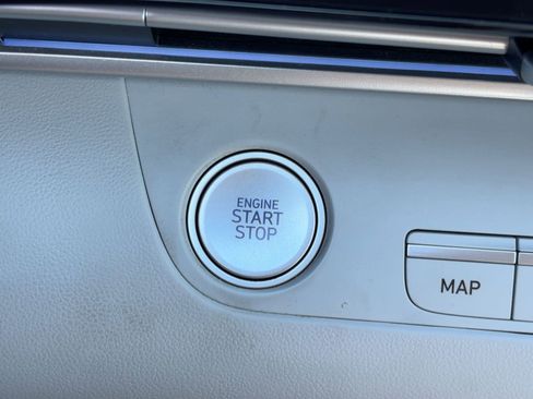 Used 2024 Hyundai Elantra Limited image 27