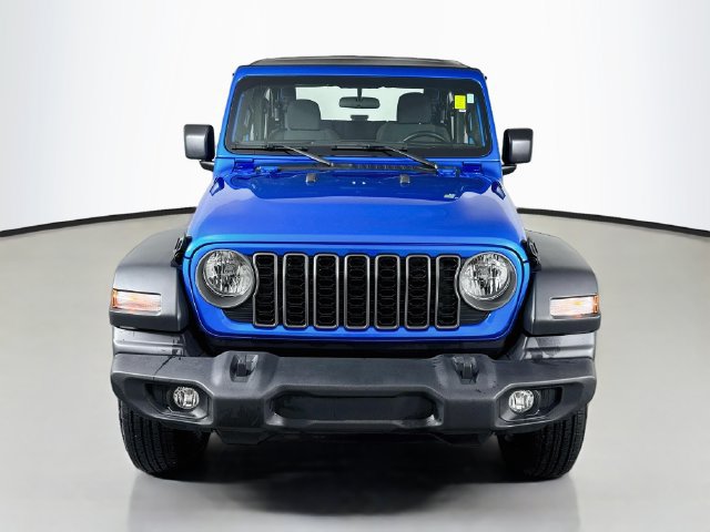 Used 2025 Jeep Wrangler Sport AWD/4WD image 2