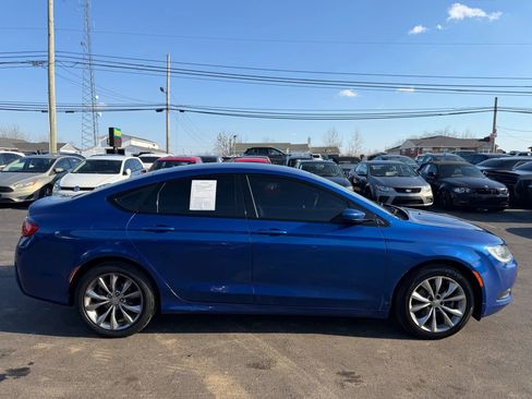 Used 2015 Chrysler 200 S image 2