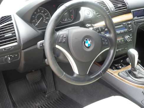 Used 2009 BMW 128i Convertible image 31