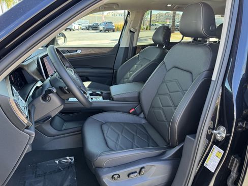 Used 2026 Volkswagen Atlas SE FWD image 14