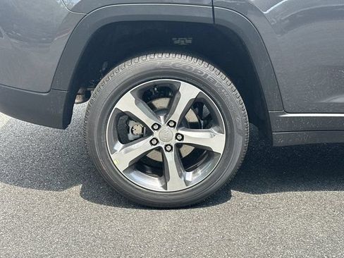 New 2026 Jeep Grand Cherokee Limited RWD image 17