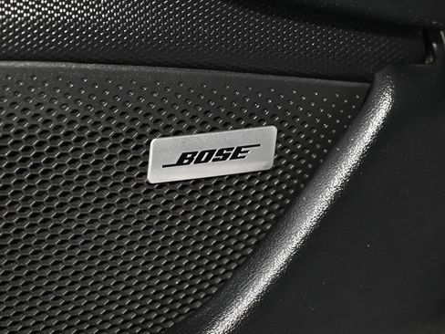 Used 2022 Porsche Taycan 4S image 21