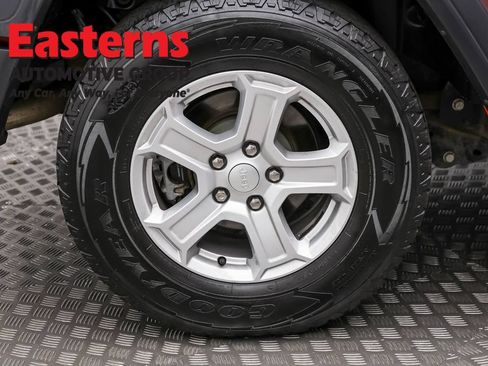 Used 2018 Jeep Wrangler Unlimited Sport S AWD/4WD image 28