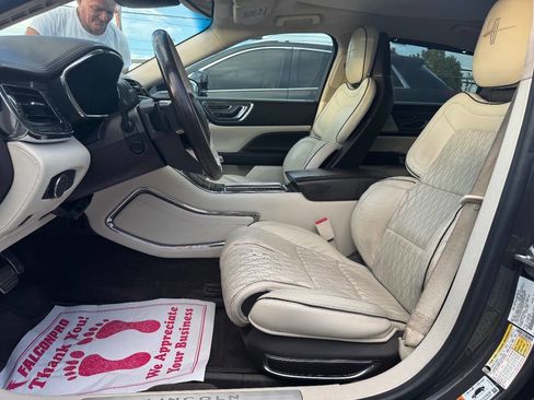 Used 2017 Lincoln Continental Black Label w/ Rear-seat Package image 5