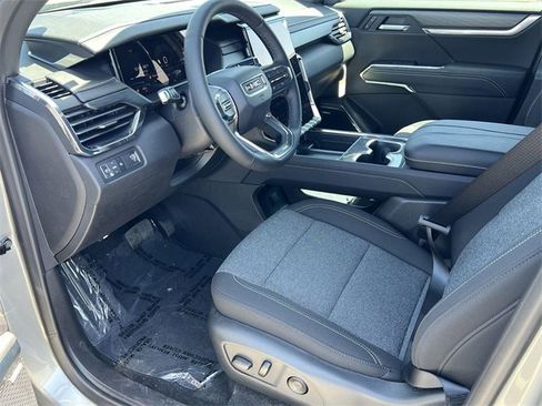 New 2025 GMC Acadia Elevation image 9