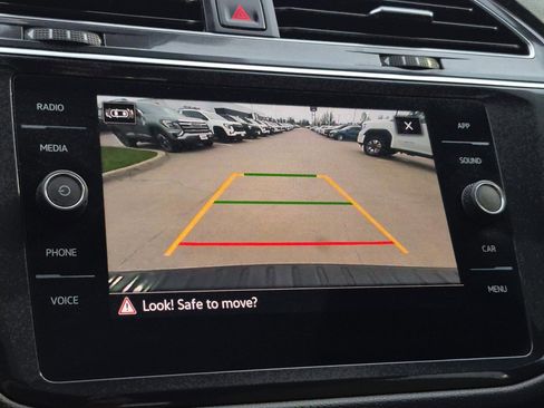 Used 2022 Volkswagen Tiguan SE R-Line image 26