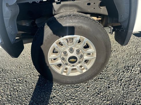 Used 2024 Chevrolet Silverado 2500 LT image 23