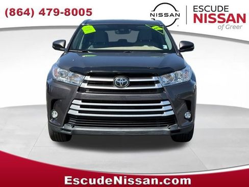 Used 2017 Toyota Highlander XLE AWD/4WD image 9