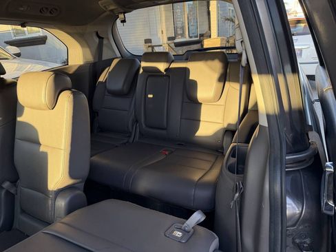Used 2015 Honda Odyssey Touring Elite image 11