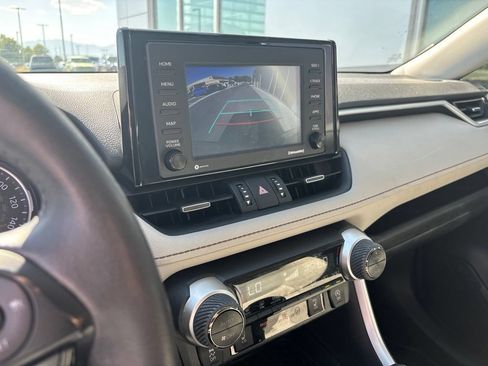 Used 2022 Toyota RAV4 XLE Premium AWD/4WD image 10