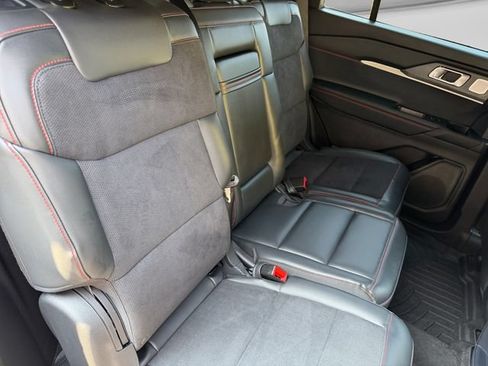 Used 2025 Ford Explorer ST AWD/4WD image 17