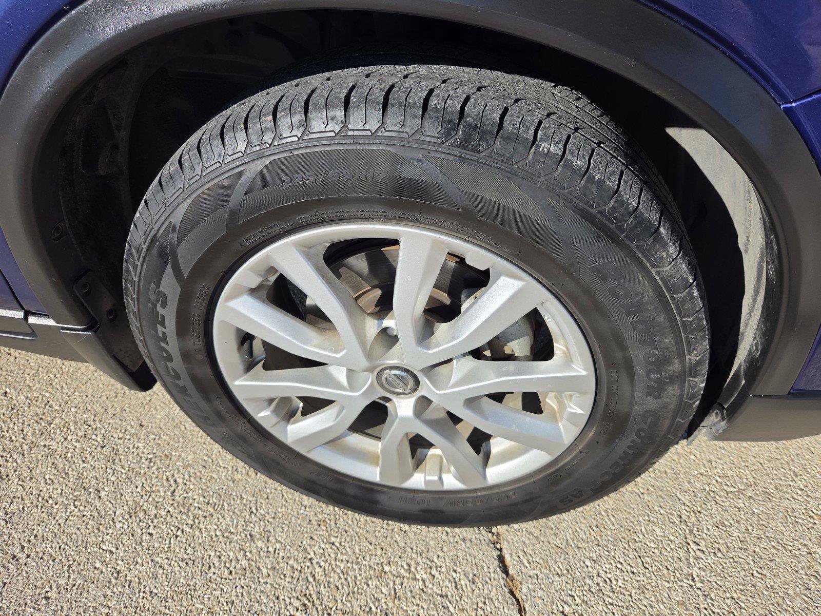 Used 2018 Nissan Rogue SV FWD image 34