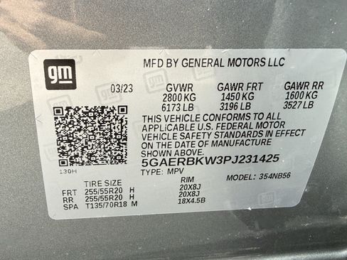Used 2023 Buick Enclave Essence w/ Sport Touring Edition FWD image 35