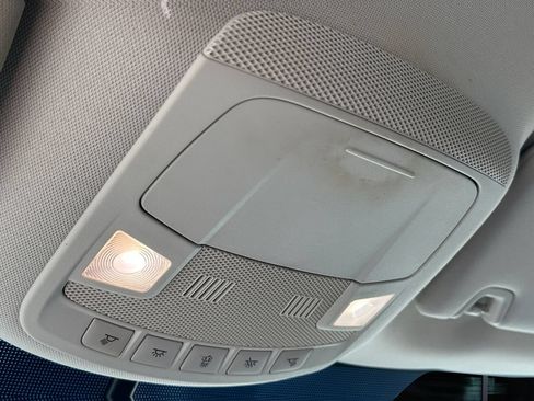 Used 2017 Ford Edge Titanium w/ Technology Package FWD image 18