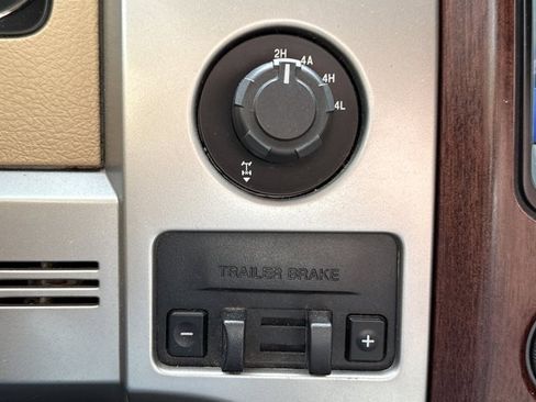 Used 2013 Ford F150 King Ranch w/ King Ranch Luxury Pkg image 18