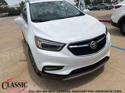 Used 2020 Buick Encore Essence FWD image 1