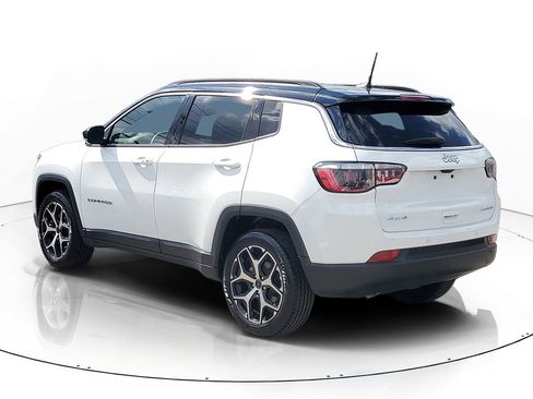 Used 2025 Jeep Compass Limited AWD/4WD image 3
